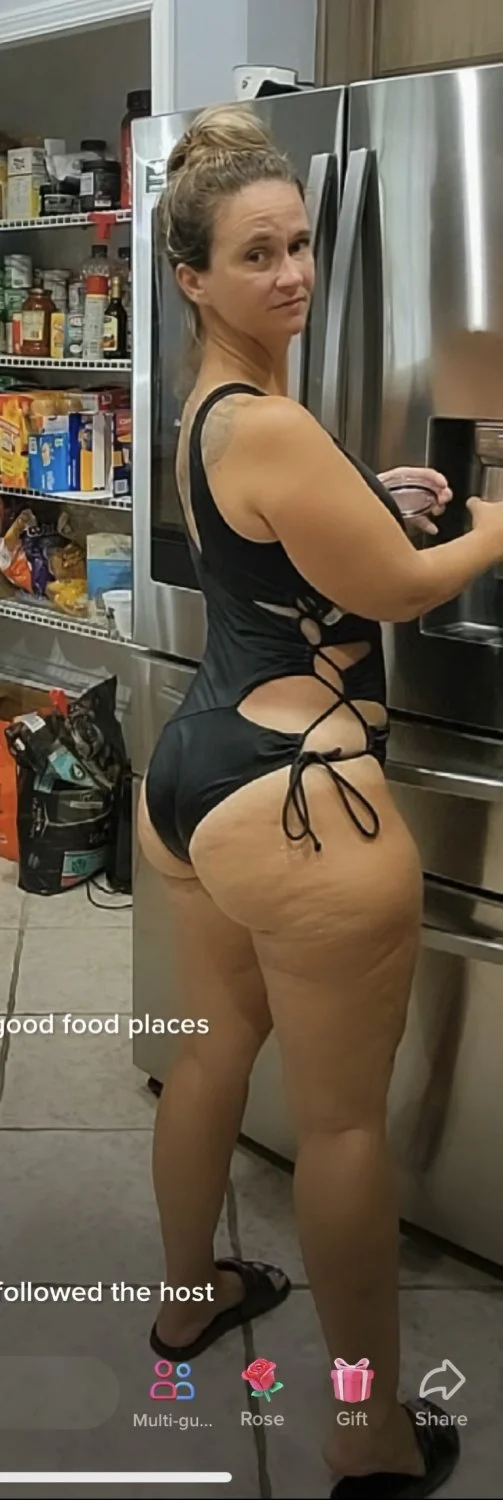 Florida big booty milf Julie Vaughn image 15