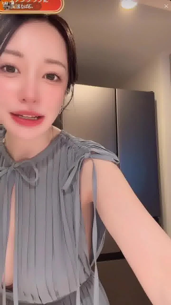 tiktok live japanese cleavage image 2