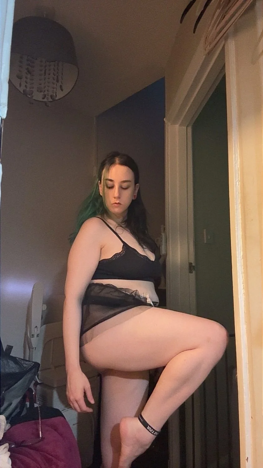 Any takers to fuck my Hotwife ? image 9