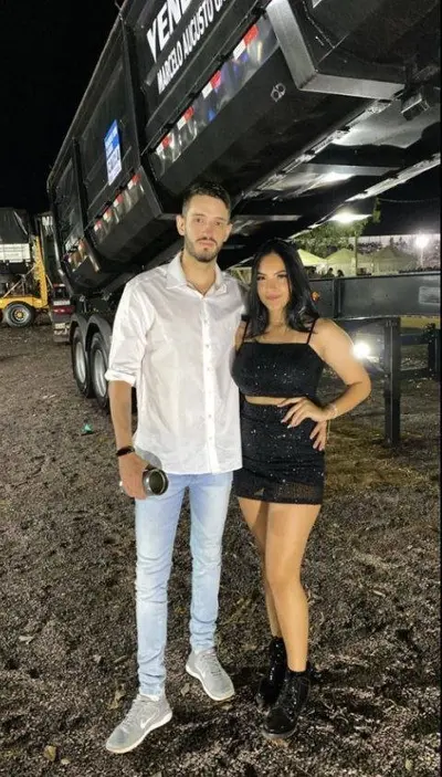 Novinha morena branquinha namoradinha do engenheiro fudendo gostoso cover image