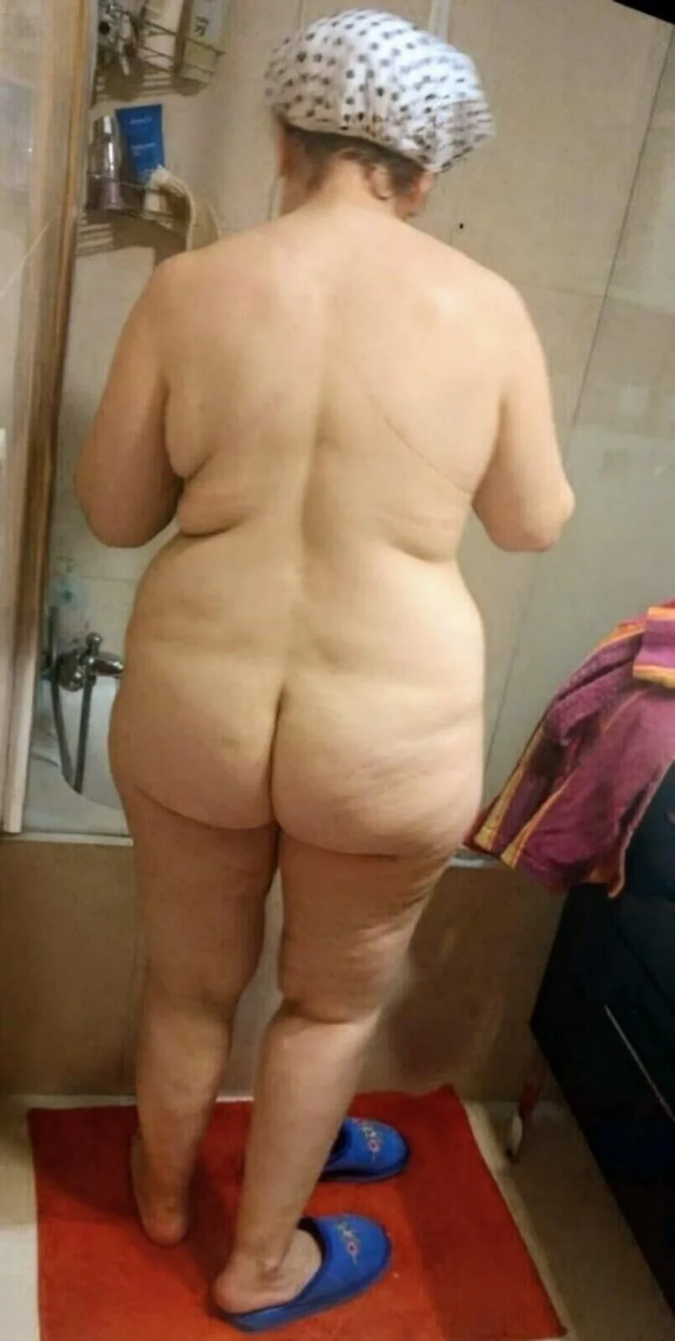 Is4bel Spanish Milf image 10