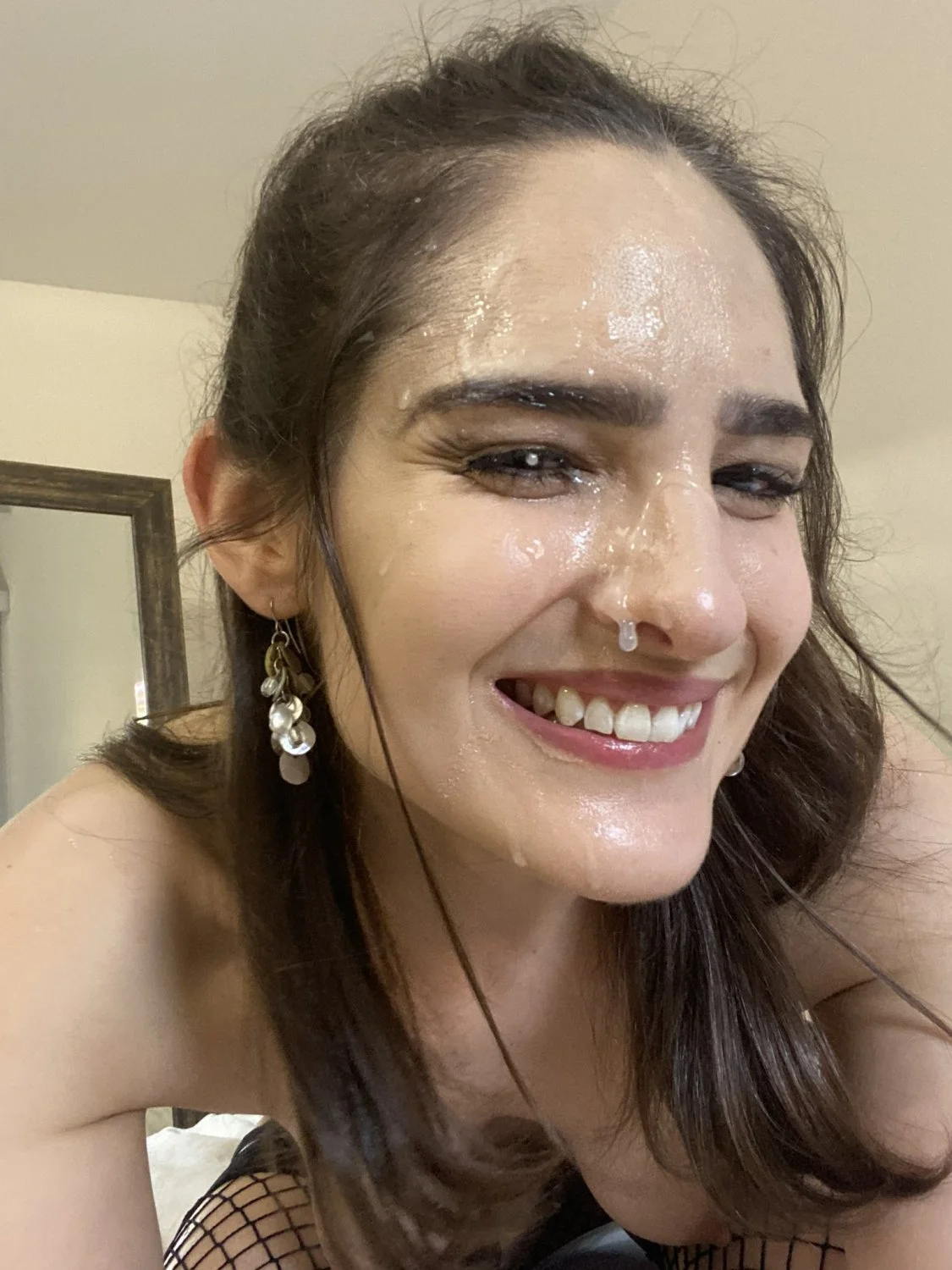 Patricinha branca paga preto pra estourar a buceta dela image 4