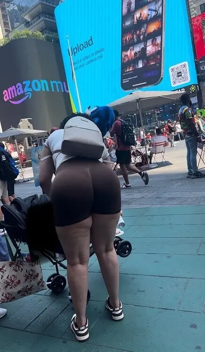 Thick Puerto Rican Milf In Time Square cover image