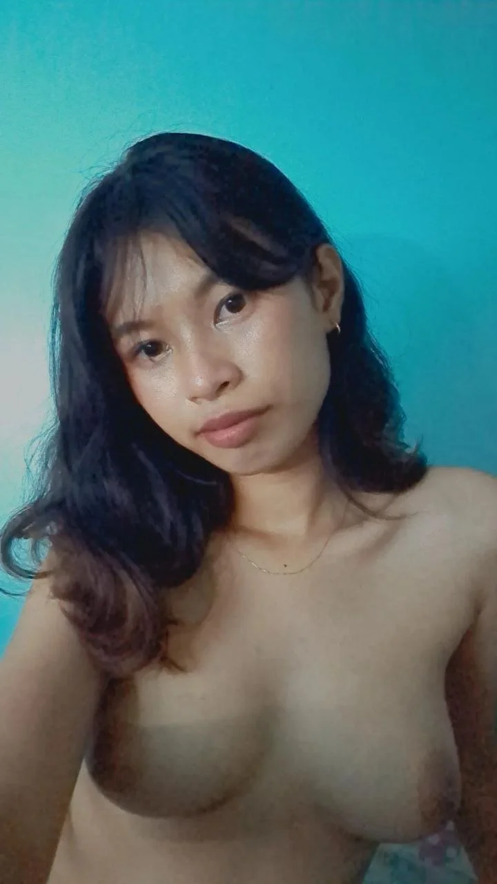 Slutty Pinay Girlfriend image 7