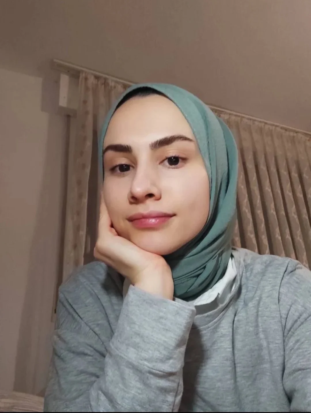 Nude exposure of a horny Muslim girl image 4