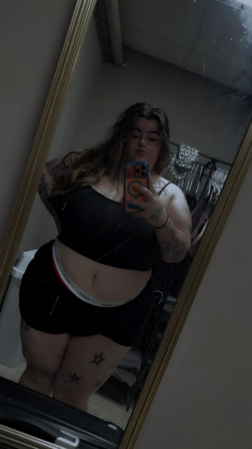 BusTy Bbw PawG w1t A b1G b00tY !! image 5