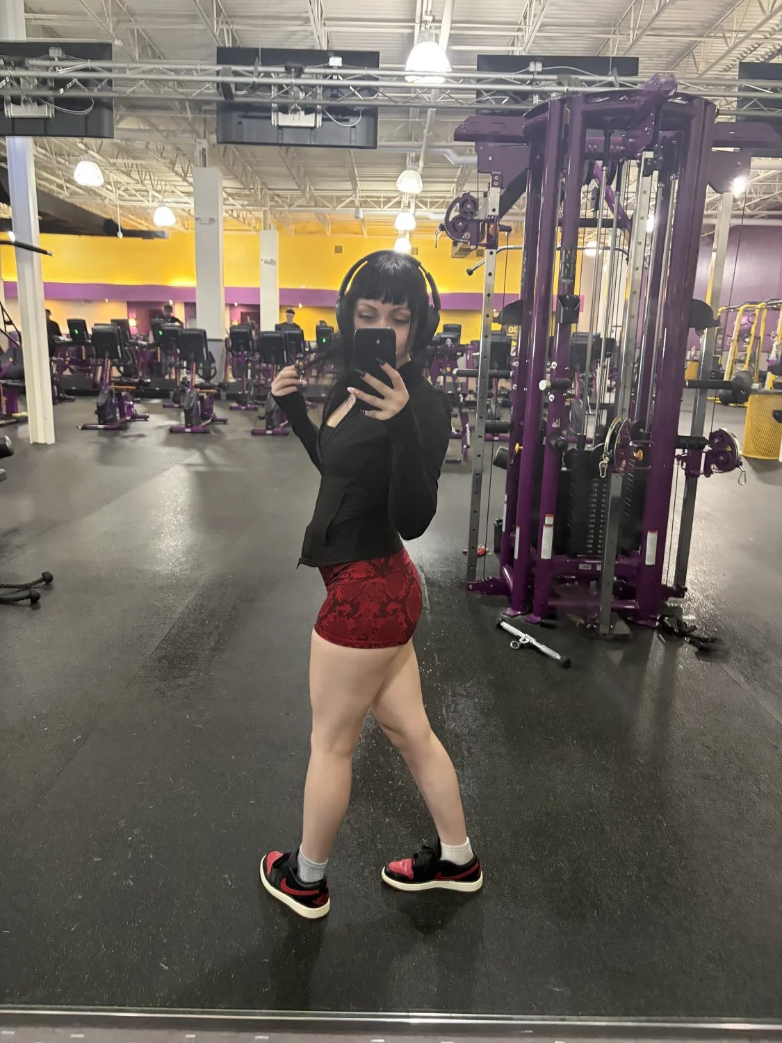 hmu to loyalty test my goth gf if you have a big dick and can show results check comments image 1