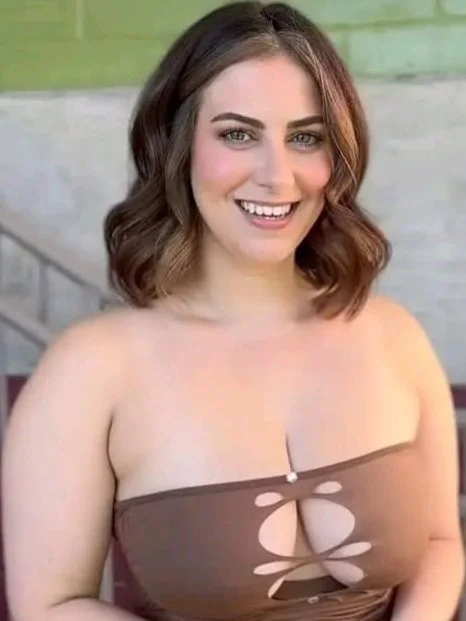Request.. Thick Gorgeous Milf.. <> Instagram Influencer.. image 3