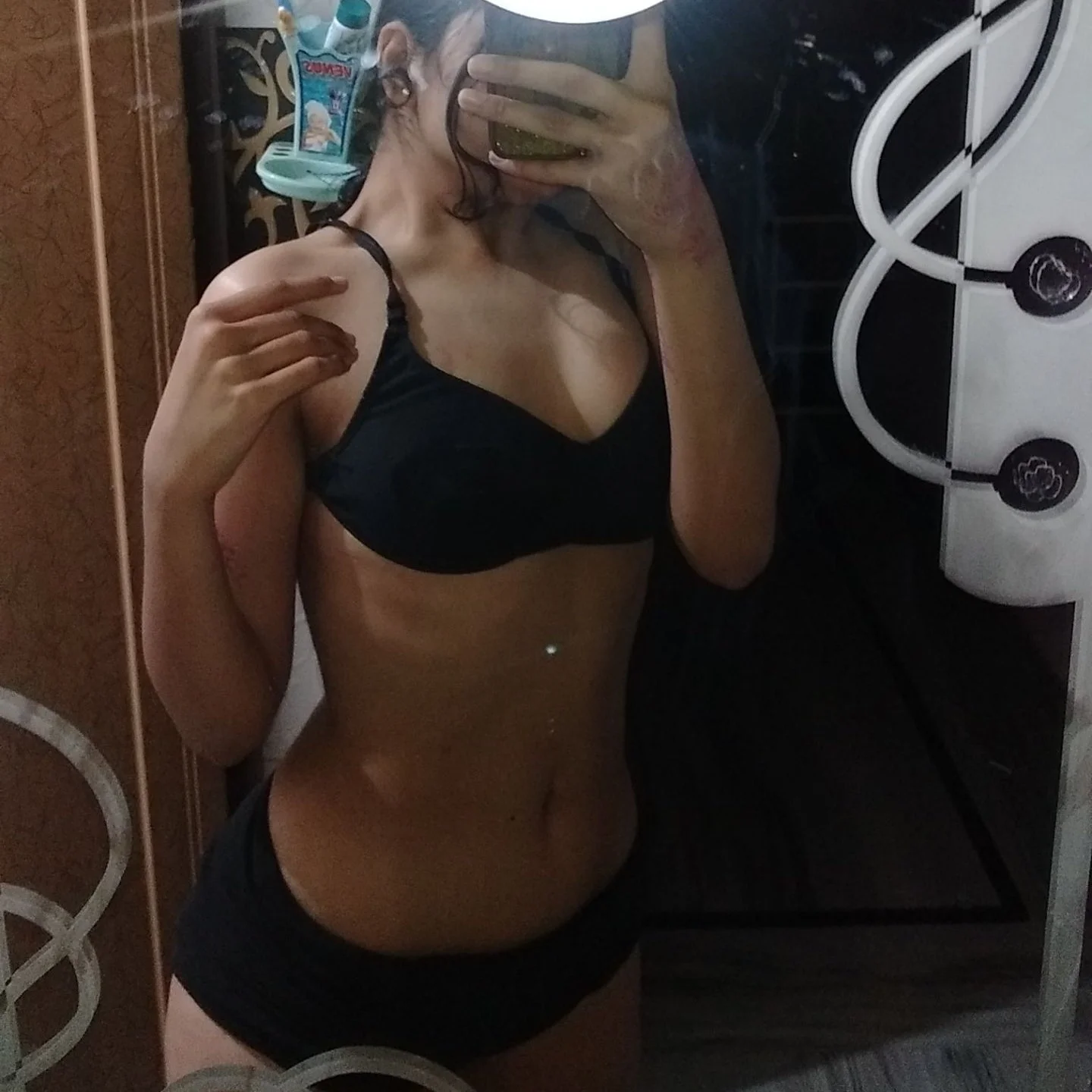 Linda flaquita le gusta ser mi puta y pasa pack siempre que quiero image 7