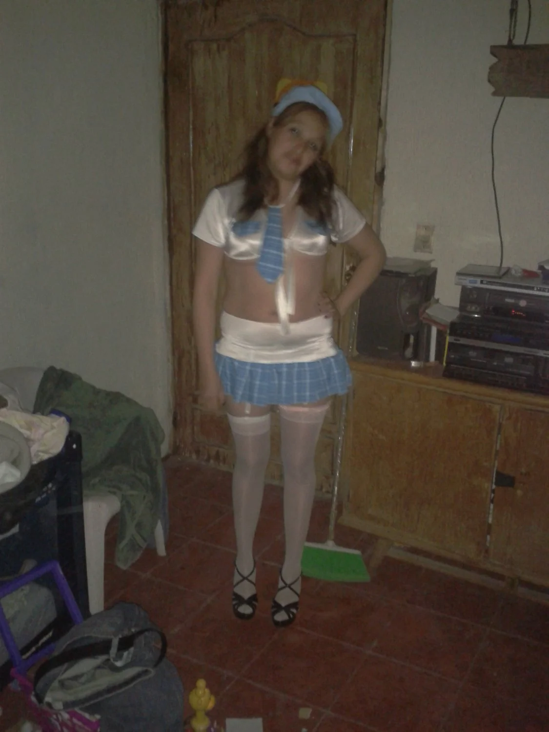 Mi güerita de colegiala image 6