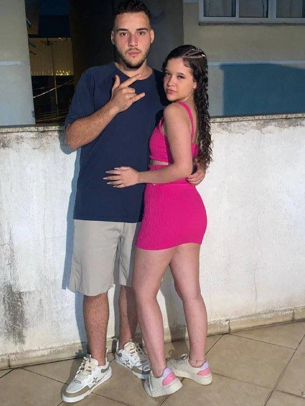 Repostando casalzinho cacheada putinha linda e muito gostosa fodendo image 2