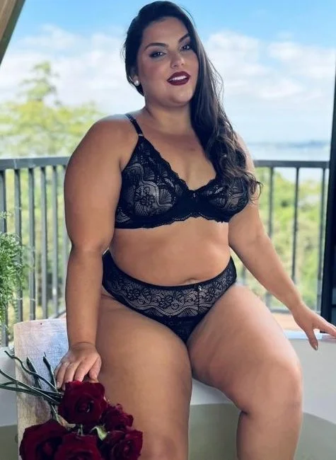 Gordinha de lingerie do bucetao grande image 3