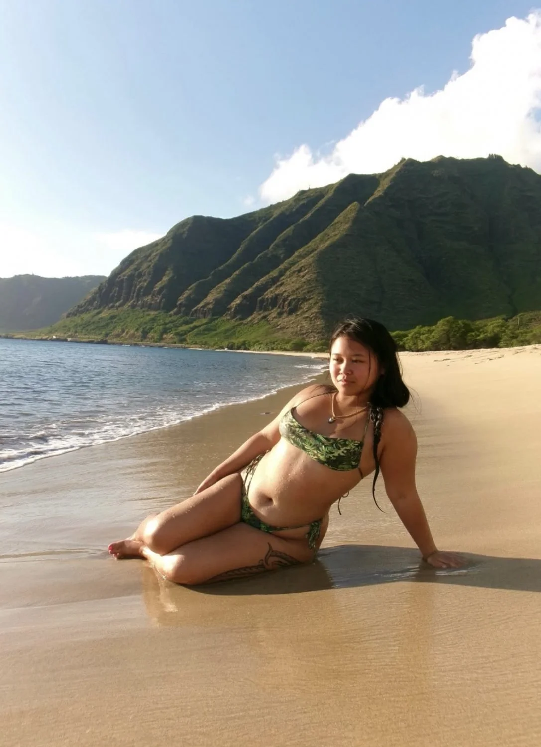 HAWAII CHICK image 9