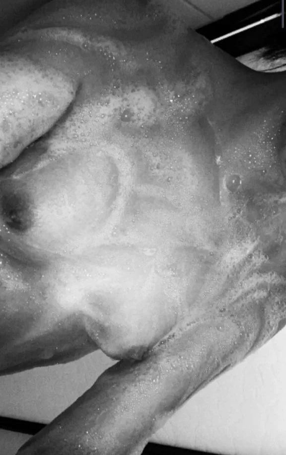 Tetas pequeñas image 2