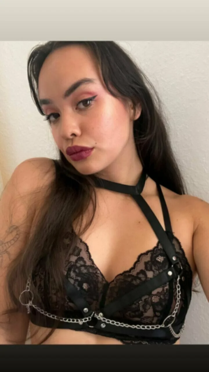 Webslut exposed image 5