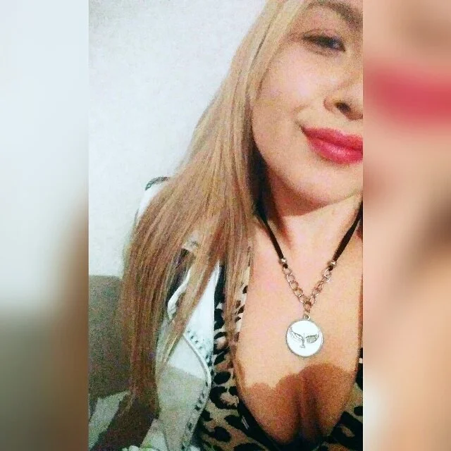 Rubia Diosa Hermoso Ojete image 8