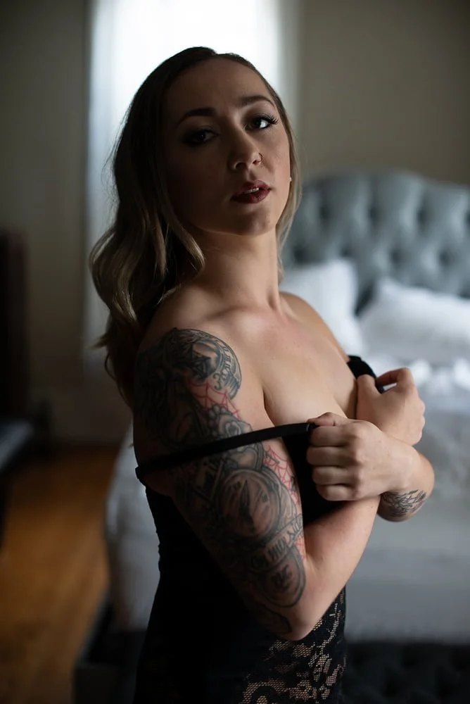 Blonde Milf Kendra Shows Everything in Boudoir image 28
