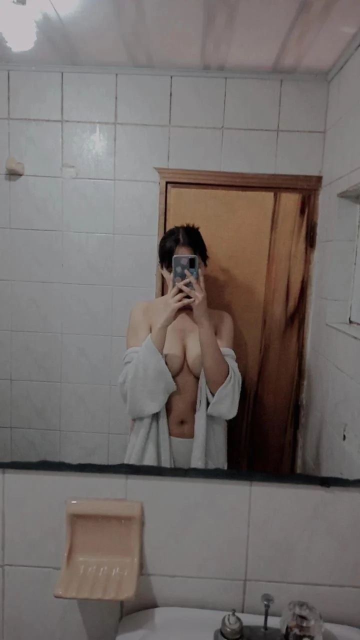 Otra estúpida que le manda fotos a su novio y termina exhibida 😈 main image