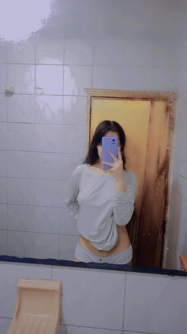 Otra estúpida que le manda fotos a su novio y termina exhibida 😈 image 4
