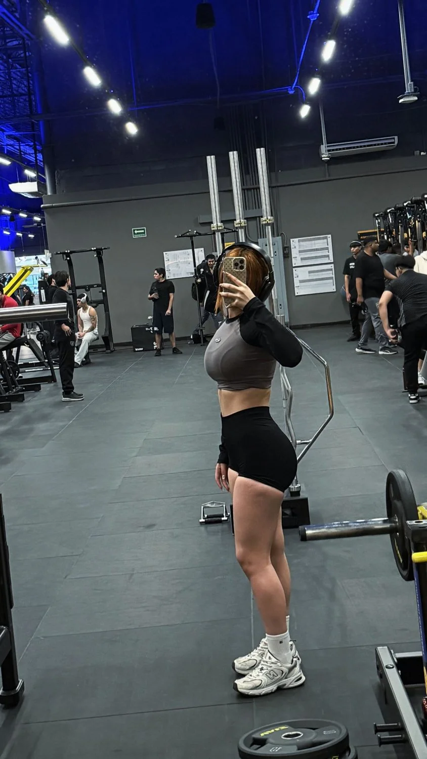 Lupita edecán putona de monterrey filtrada image 16