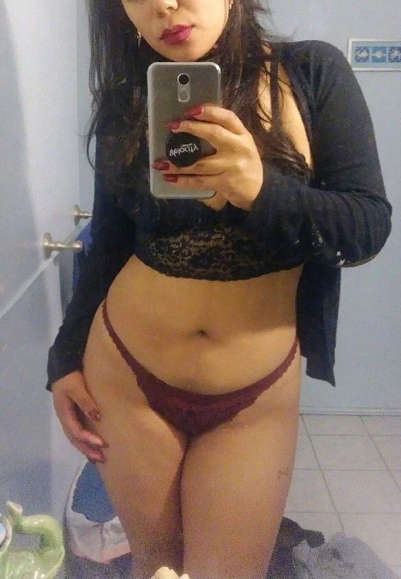 Latina nalgona image 5