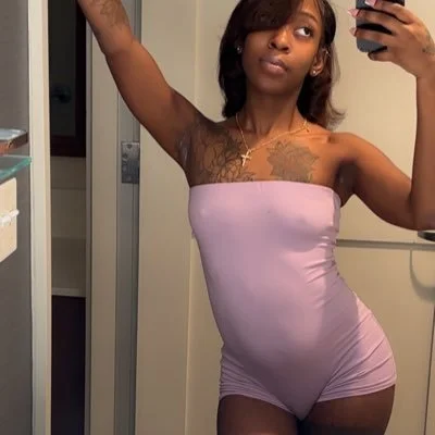 Slim ebony phat pussy | fat pussy ebony | phat pussy black girl | meaty lips (Kaayre@lpretty) image 15