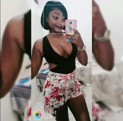 Preta safada traindo o noivo na suruba cover image