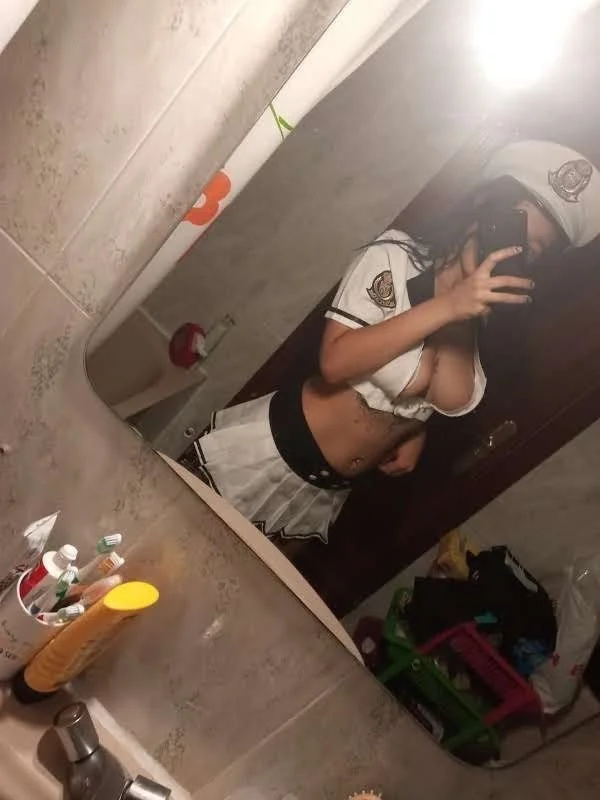 Que les parece la puta sumisa tatuada en lencería image 19
