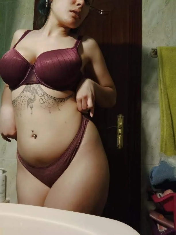 Que les parece la puta sumisa tatuada en lencería image 38