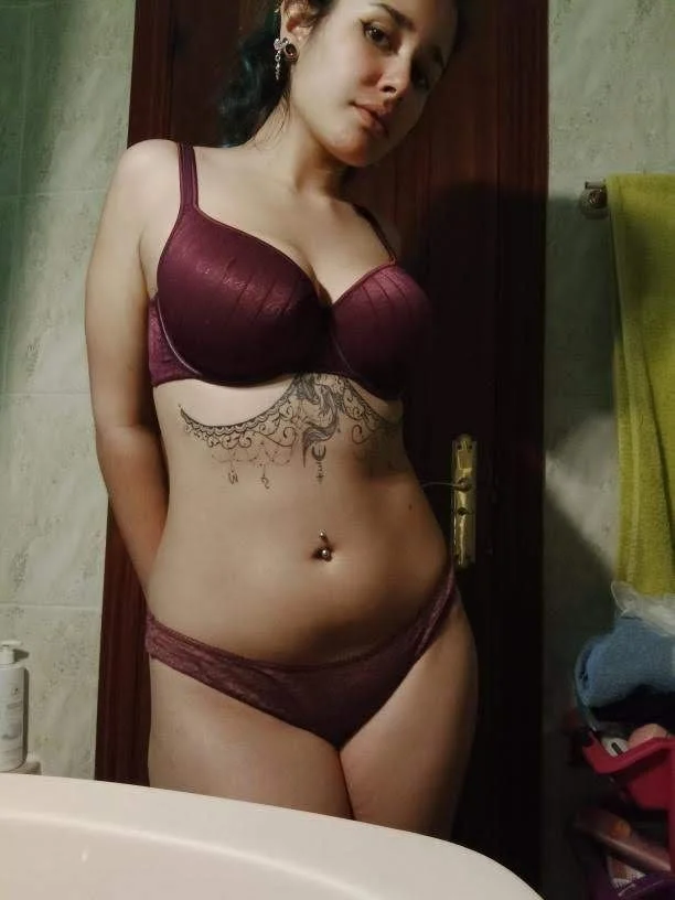 Que les parece la puta sumisa tatuada en lencería image 48