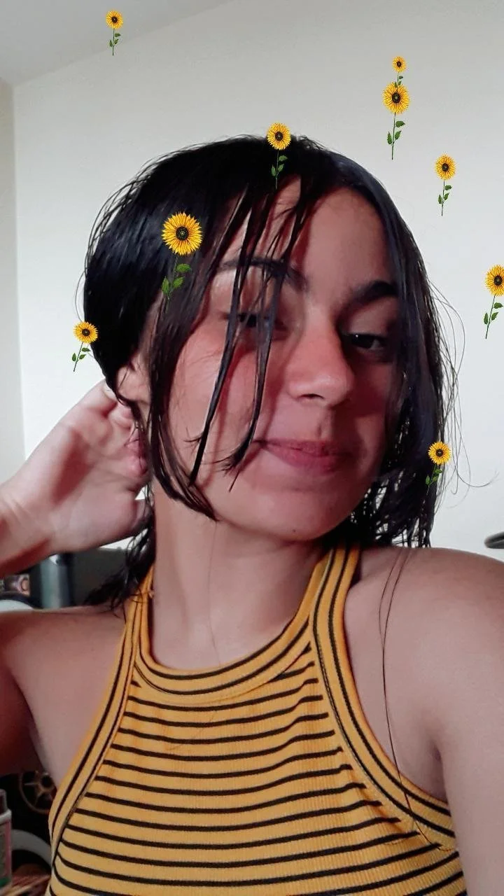 Vazou safadinha so de calcinha mostrando a buceta image 9