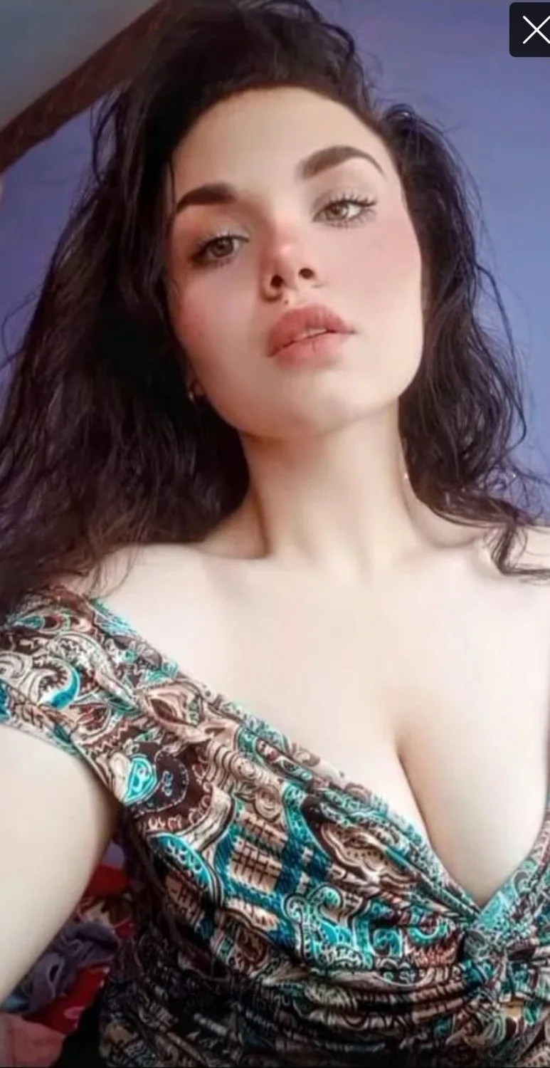 Muslim girl posts nude photos she took at home image 1