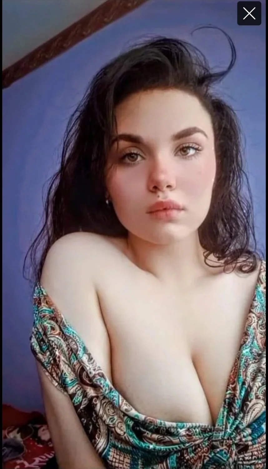 Muslim girl posts nude photos she took at home image 4