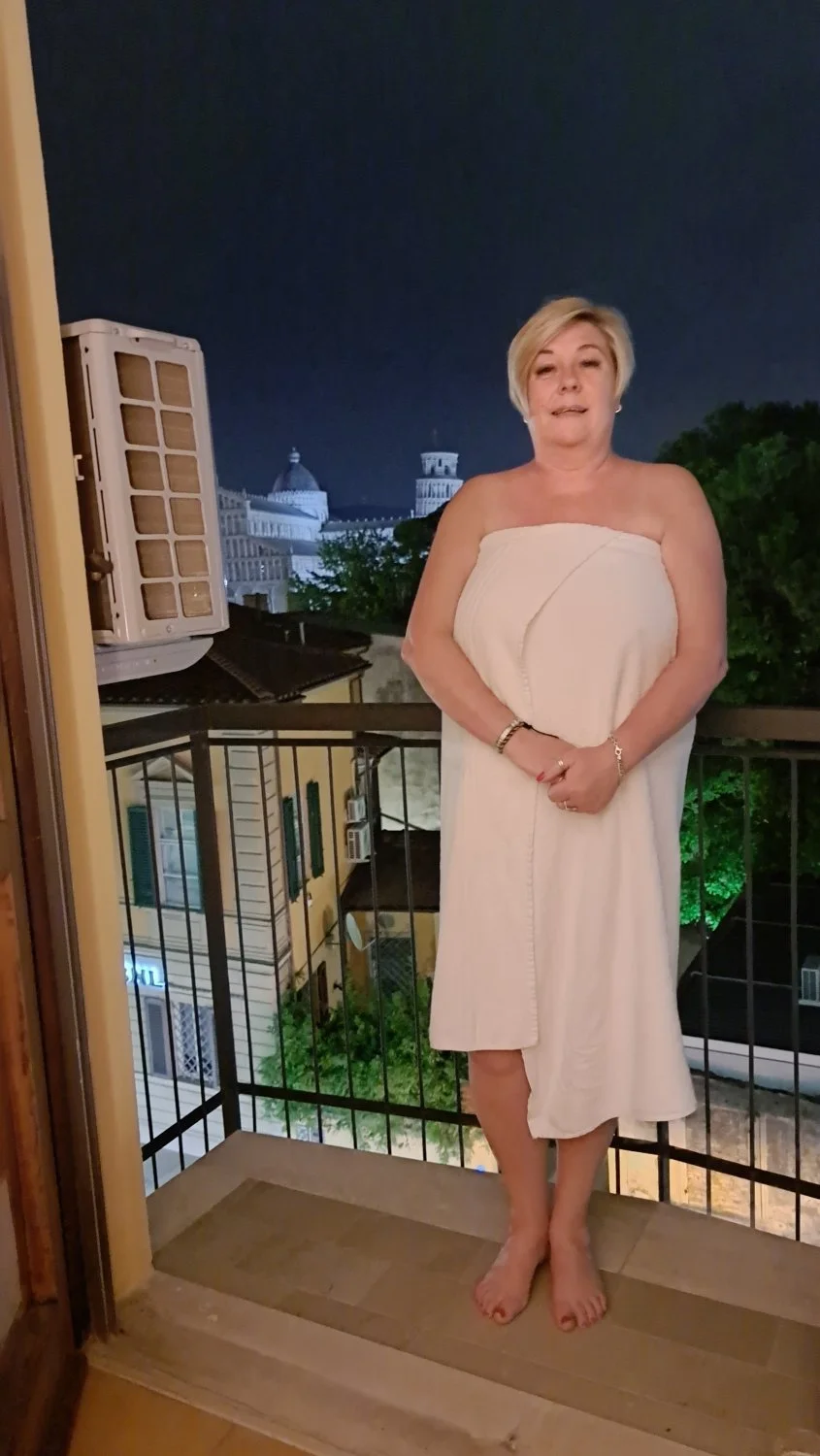 English Slut Wife Tina A main image