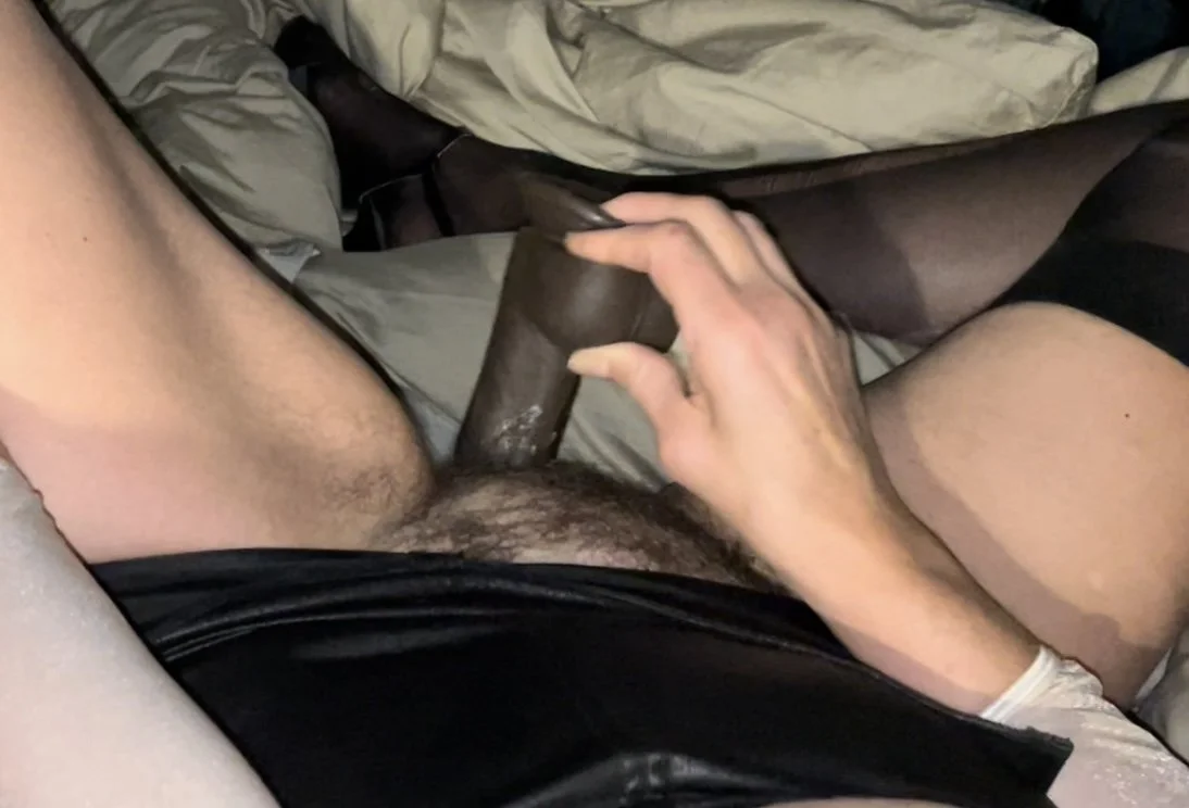 Miniskirt slut Anna image 17