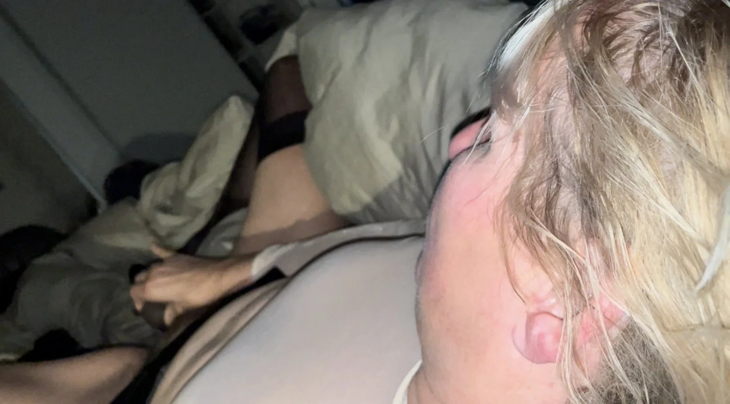 Miniskirt slut Anna image 18
