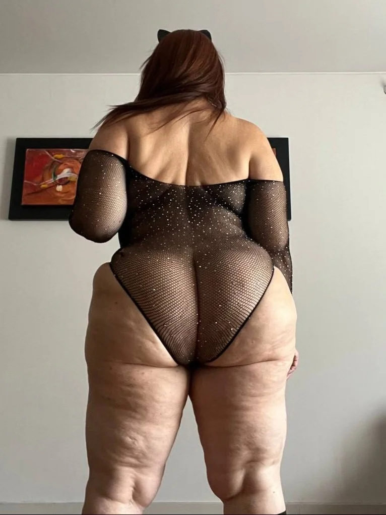 ThickWife CurvyButt image 10