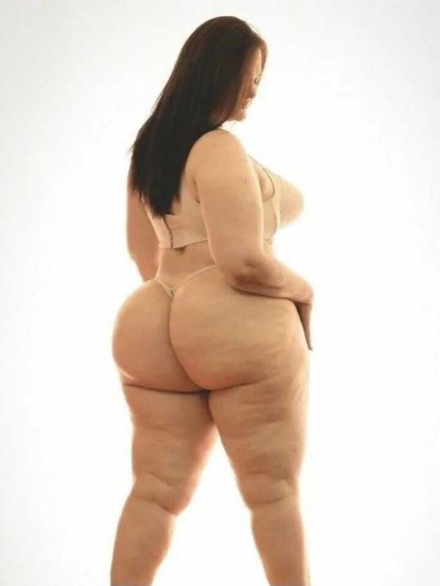 ThickWife CurvyButt image 15