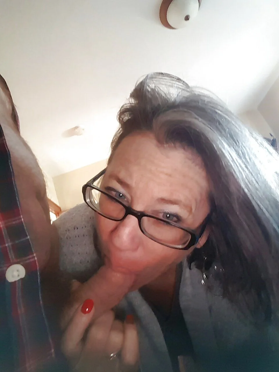GILF Chrissy image 4