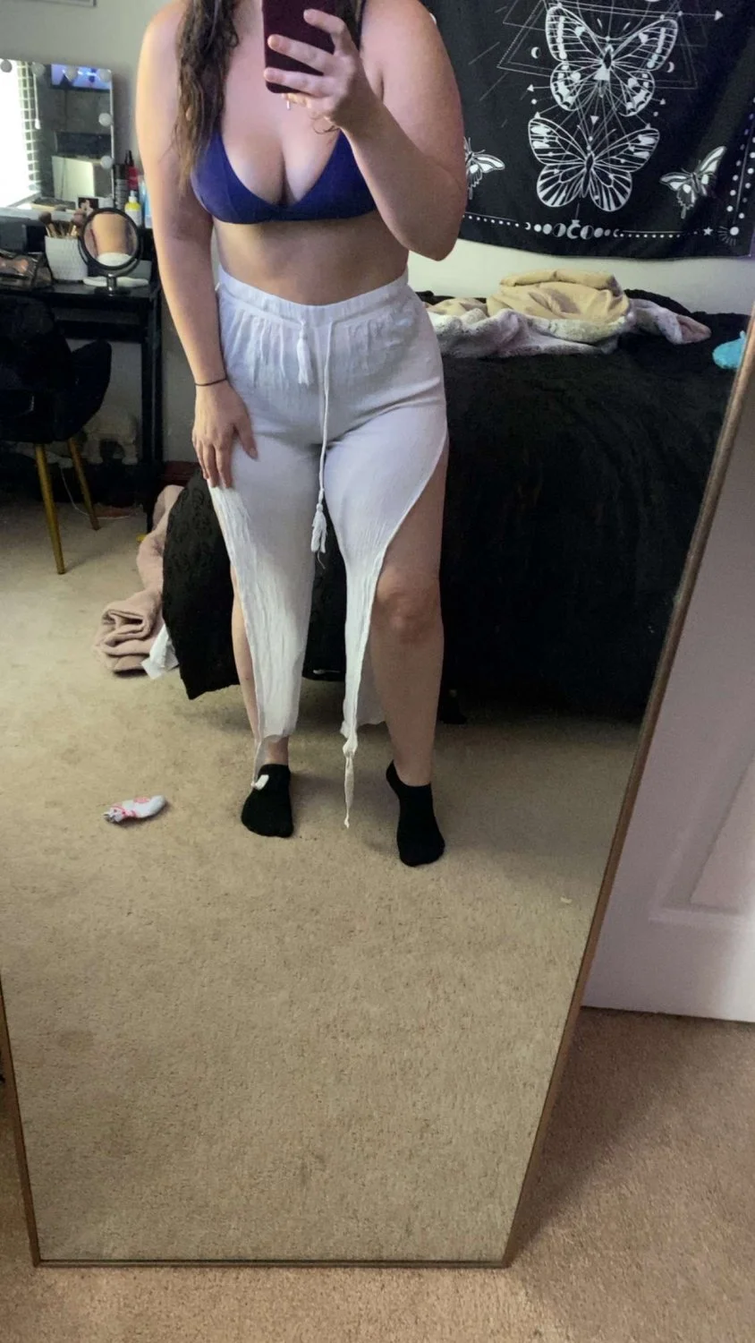 Ashlee loves to show off image 8