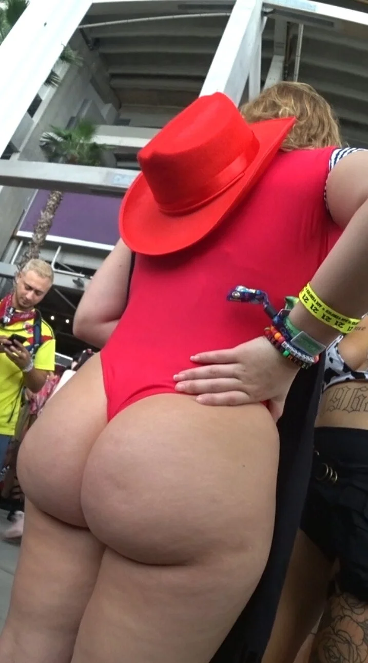 Bubble butt in public image 15