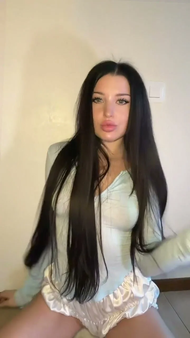 🔞 busty slut round ass grinding nude tight pussy 😈🍑 OF image 3