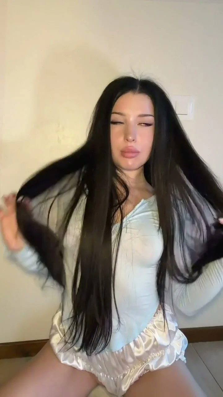 🔞 busty slut round ass grinding nude tight pussy 😈🍑 OF image 5