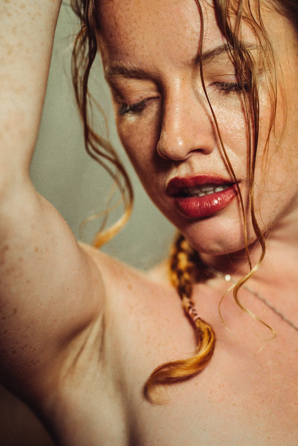 Amy X Room Noir image 5