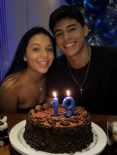 coroa mamando o sortudo no aniversário de 19 anos até tirar leitinho cover image