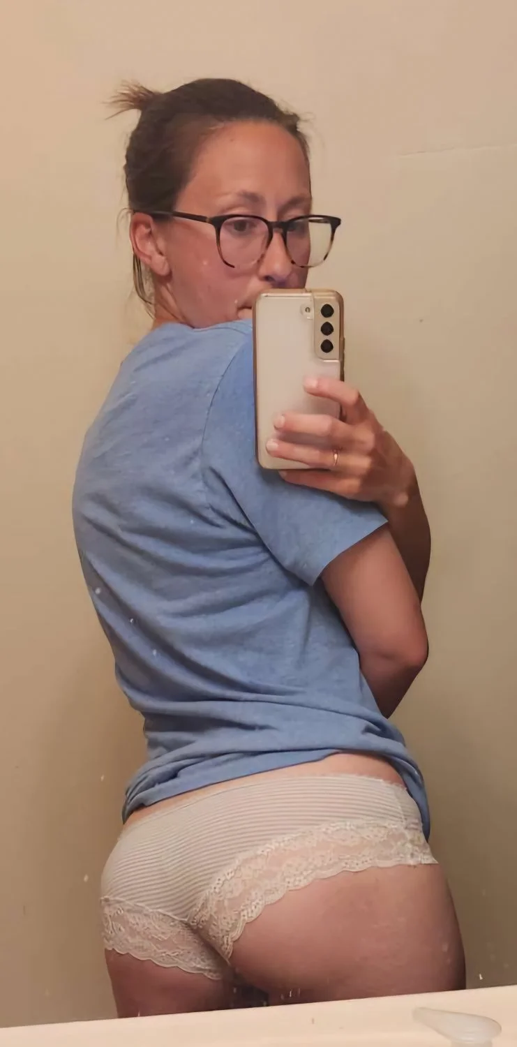 Slut loves attention image 8