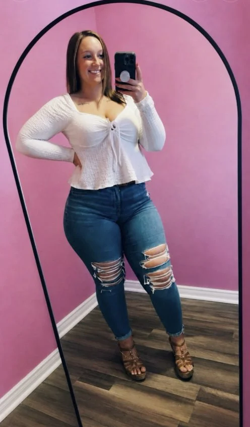 Tatted Pawg milf has a beautiful cumface image 2