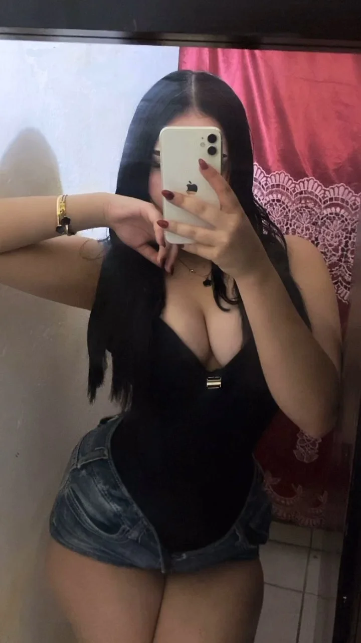 curvy latina image 20