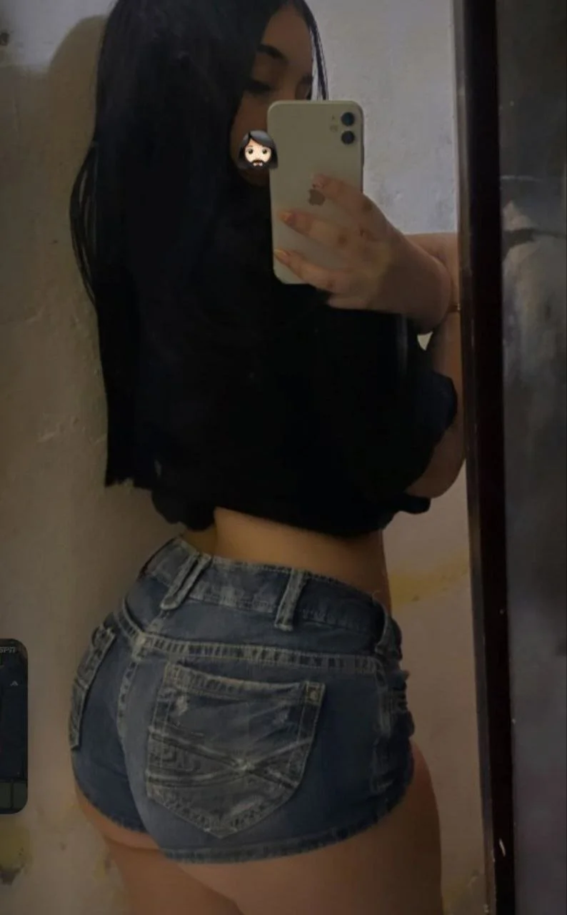 curvy latina image 9