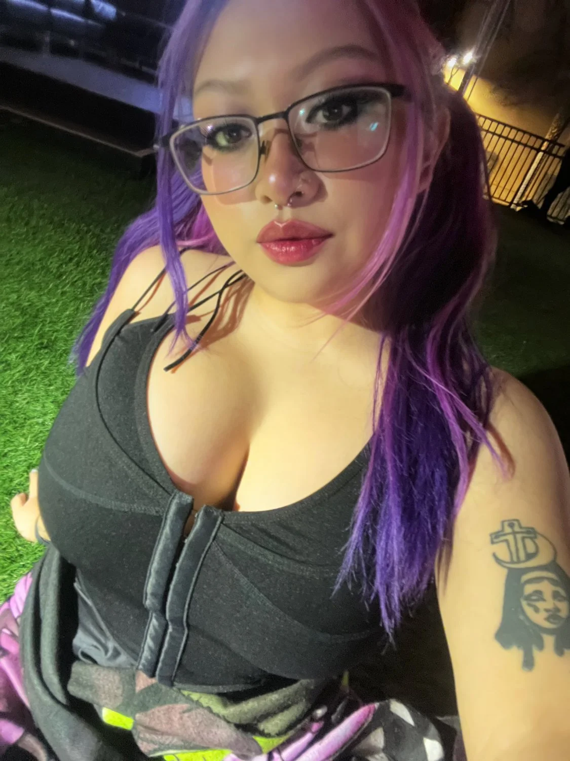 Chubby Filipina rave slut image 3
